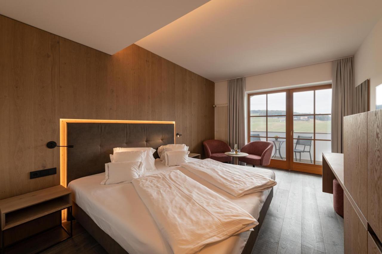 Hotel Alpenflora カステルロット エクステリア 写真