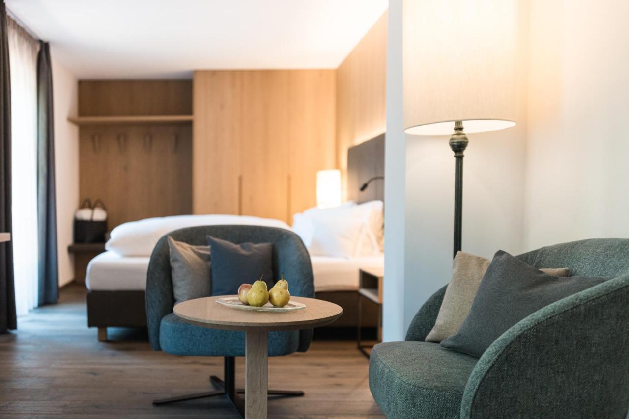 Hotel Alpenflora カステルロット エクステリア 写真