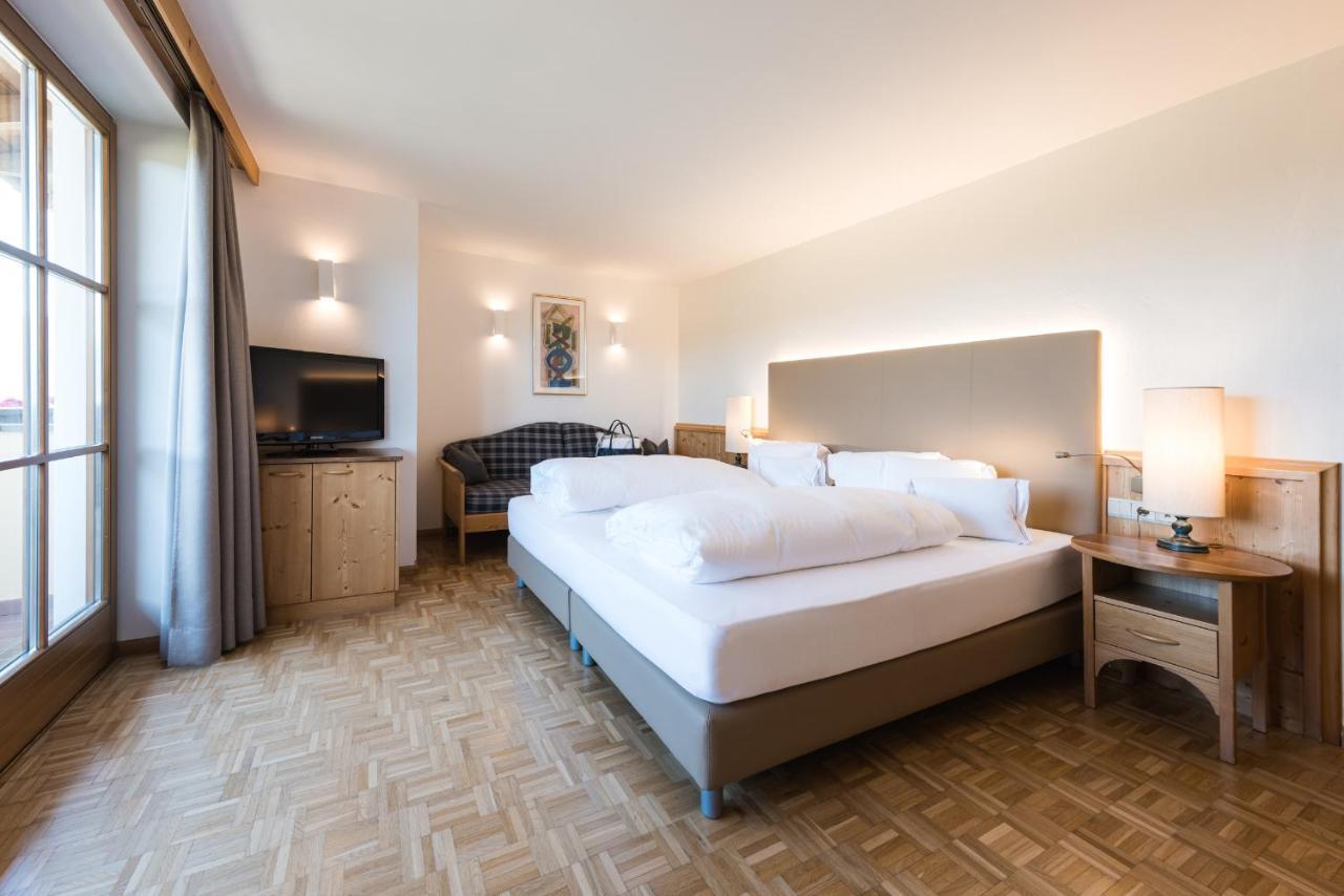Hotel Alpenflora カステルロット エクステリア 写真