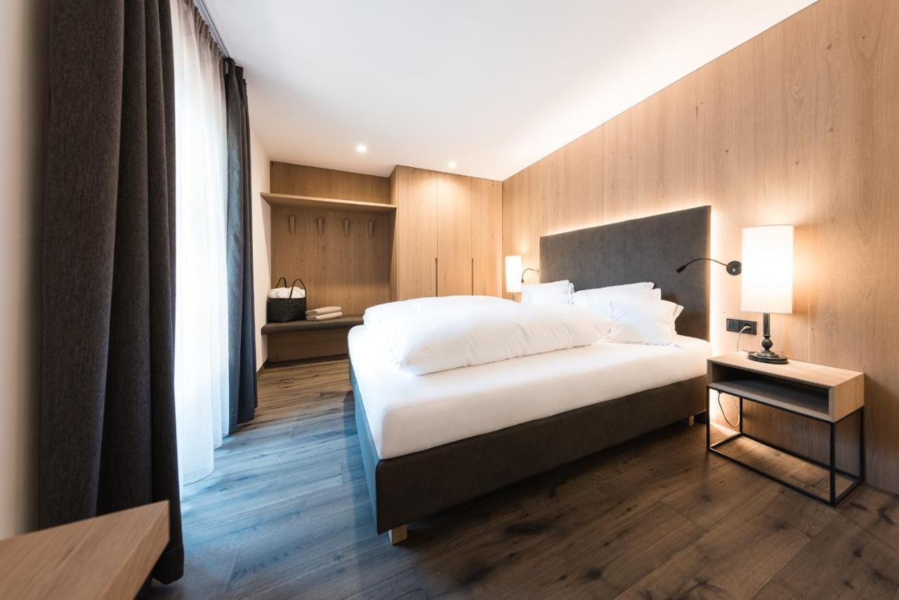 Hotel Alpenflora カステルロット エクステリア 写真