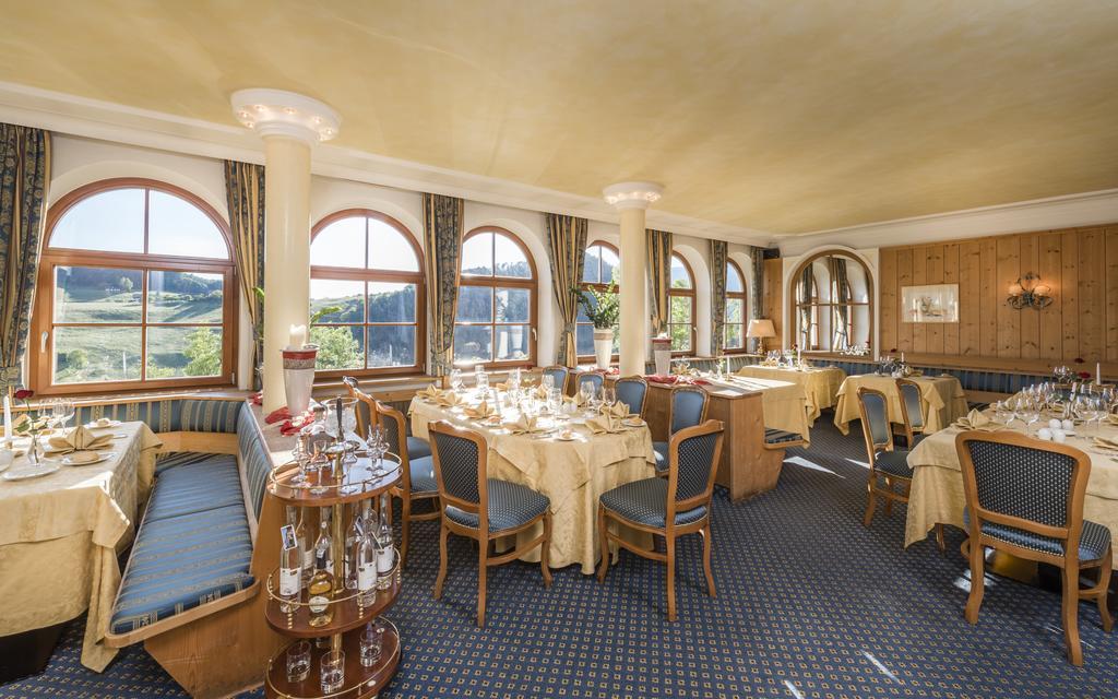 Hotel Alpenflora カステルロット エクステリア 写真